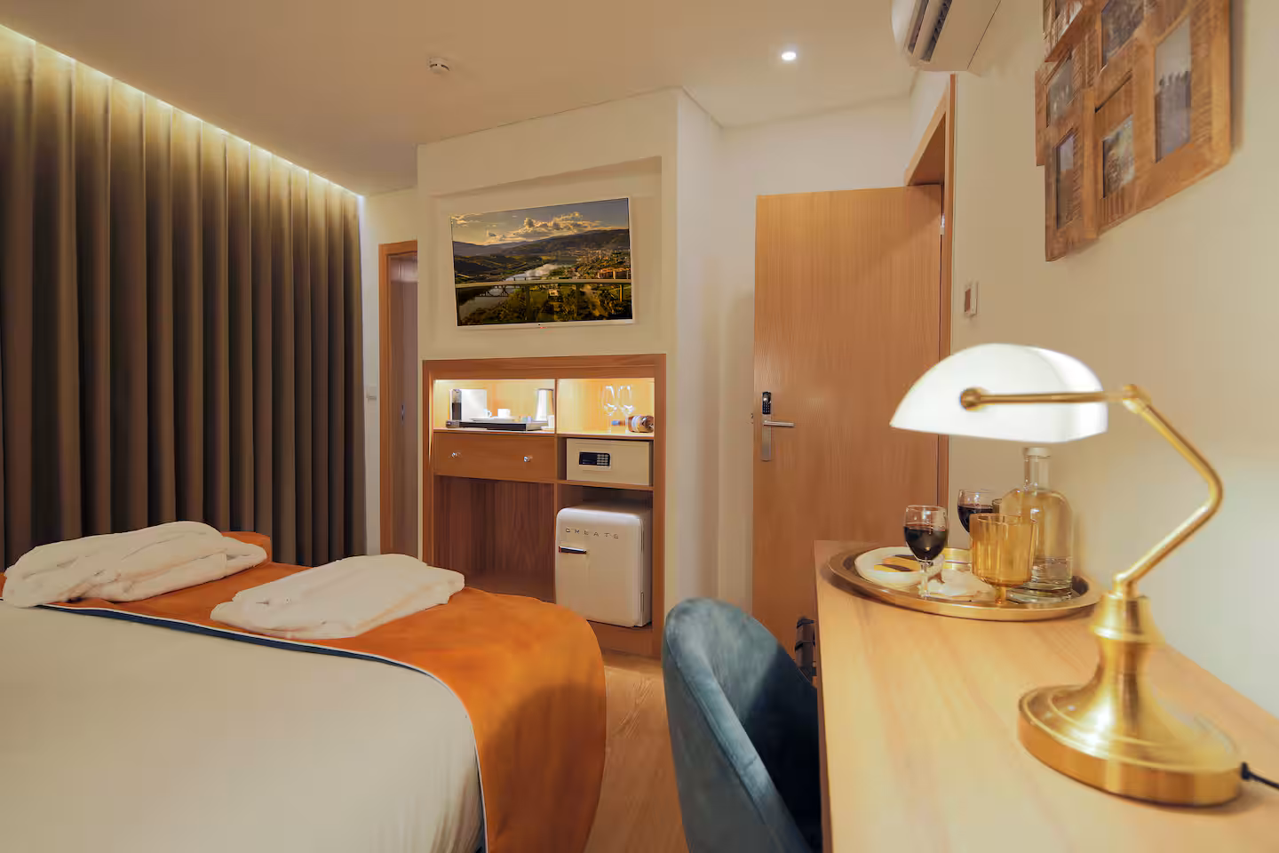 Room 1 - The Urban Retreat - 7/9