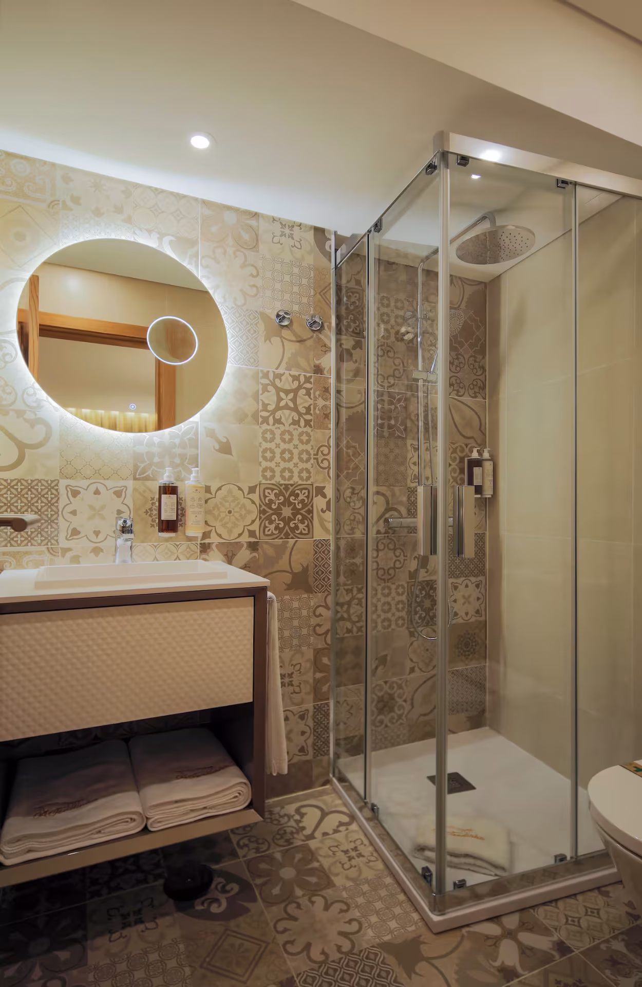 Room 4 - The Signature Panorama - 10/11